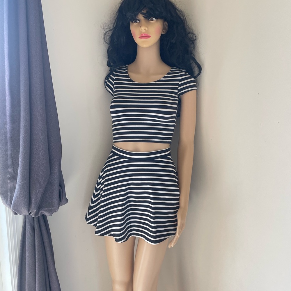 Aeropostale Set XS Crop Top and Flare Skirt